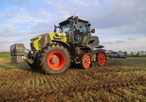 Claas Axion 9 pod lupą. Co zmieniło się w ciągniku, na który rolnicy czekali latami?