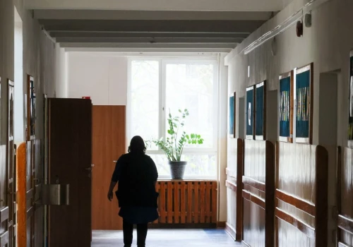 Tysiące nauczycieli bez pensji na wakacje. Resort pokazał nowe dane