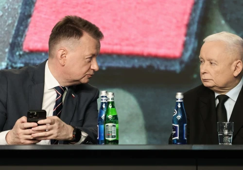 Błaszczak zadłużył Polskę. I rzucił kłody pod nogi przemysłowi obronnemu