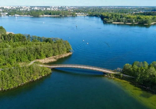 Nowa atrakcja nad Jeziorem Ukiel? Jest pomysł budowy kładki nad przesmykiem
