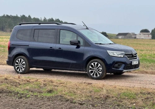 Renault rusza z dopłatami nawet do 9.900 euro. Kto może skorzystać i jakie samochody obejmuje program?
