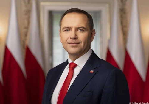 Nawrocki nadal liderem, ale już nie samotnym. Nowy sondaż miesza w czołówce