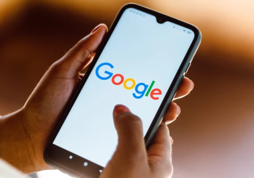 Google wprowadzi nowe zabezpieczenie. To koniec irytujących połączeń