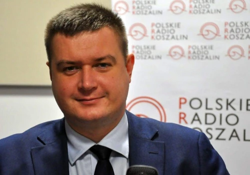 Poseł PiS był pijany? Tłumaczy się po incydencie w samolocie