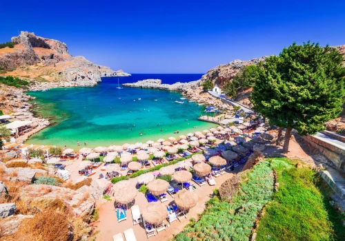 Wyspa, na której lato zaczyna się wcześniej 🏖️☀️RODOS 😍 Loty i hotel ze śniadaniami za 989 PLN 🥰