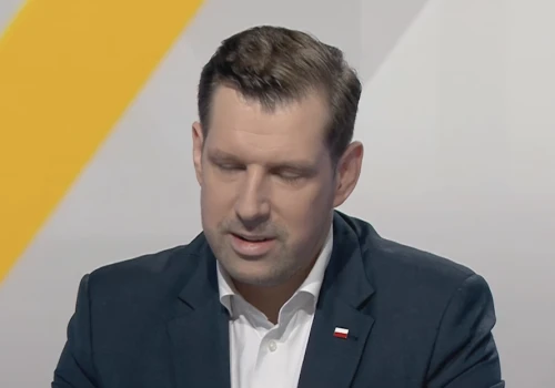 Ojoj, ale wtopę zaliczył Bocheński na antenie TVN24! Partyjny kolega nie będzie zadowolony. „Wina porannego zaspania”