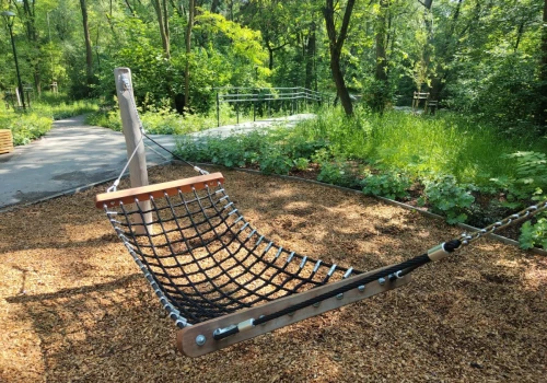 Park Dolina Kurczaba w Krakowie. Zielona oaza wśród bloków zachwyca mieszkańców