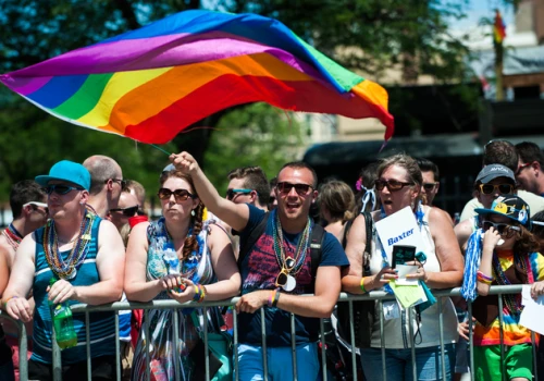 Szkoła związana z Uniwersytetem Chicagowskim nie wywiesi flagi LGBTQ. Powodem zasada neutralności