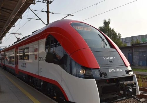 W wakacje Kolejami Wielkopolskimi nad Bałtyk „szybciej niż Pendolino”