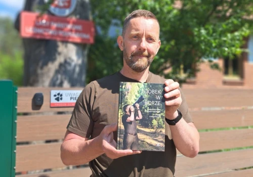 Leśnik wydał książkę o zwierzętach i roślinach z Borów Tucholskich