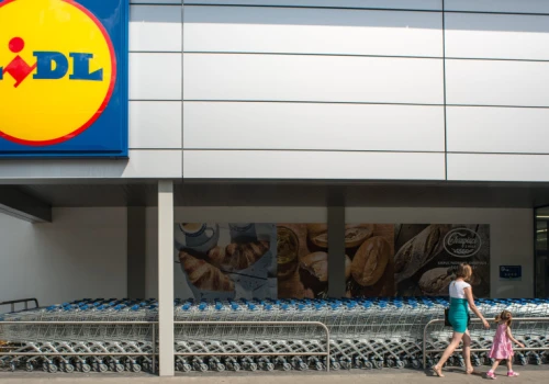 Lidl zmienił zasady dla posiadaczy Karty Dużej Rodziny. Zaczęło się 1 czerwca