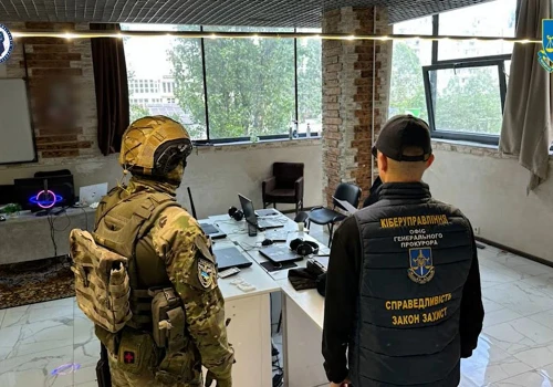 Wielka operacja w Ukrainie. Rozbito gang oszustów. Oszukali m.in. Polaków na 80 mln zł