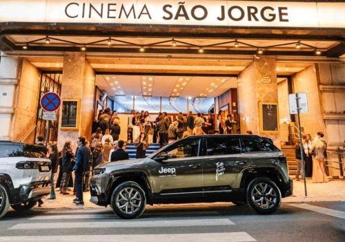 Jeep promuje nowy film w Portugalii. Wrangler na ekranie, Compass przed kinem