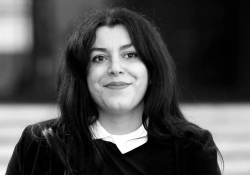 Nie żyje Marjane Satrapi. Jej powieść graficzna 