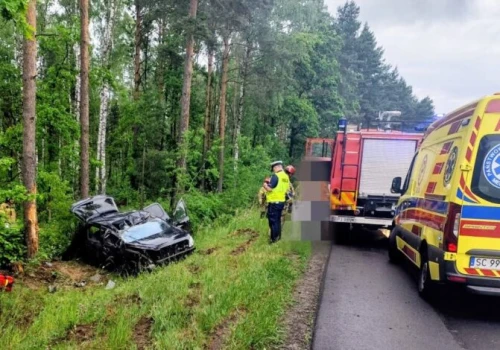 Dramatyczny wypadek na początku długiego weekendu. Cztery osoby z Częstochowy ranne