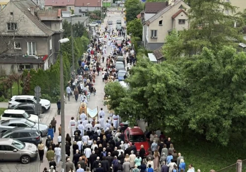 Boże Ciało w Krakowie. Tysiące wiernych uczestniczą dziś w procesjach ulicami miasta