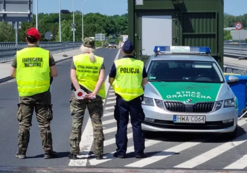 Unijny komisarz o nielegalnych migrantach. Polska poświęciła wiele pieniędzy, sprzeciw Niemiec