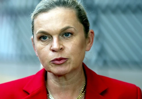 O jedną gałkę za daleko. Pezda: Czerwony pasek nic nie znaczy? Pasek znaczy wszystko
