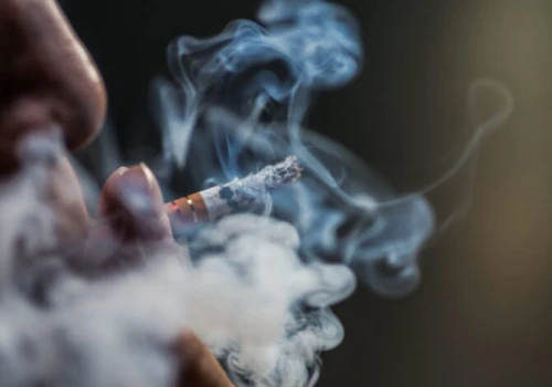 Lekarz: pacjenci mimo choroby nowotworowej często nie rezygnują z palenia