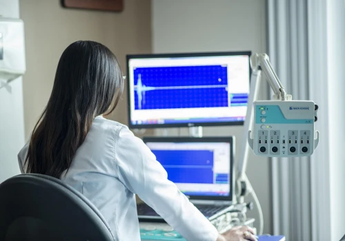 AI w healthcare: jak pokonać „pułapkę pilotażu” i bezpiecznie skalować innowacje?