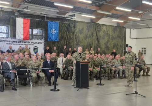 Burza po zdjęciu oficerów służb specjalnych. „Błąd” vs. „medialna sensacja”