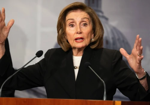 Nancy Pelosi rozpoczyna wojnę w Partii Demokratycznej. Na razie przegrywa