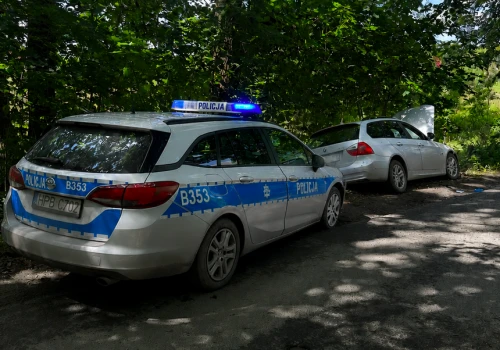 Pijany kierowca BMW bez papierów uciekał pod Wrocławiem przed policją