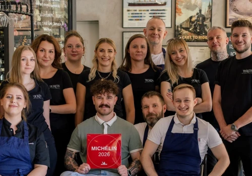 Na 8. poziomie restauracja z Gwiazdką Michelin, a u stóp Wieży bistro Tickets z rekomendacją