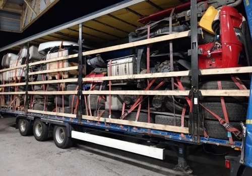 Części, opony i przecięty Actros uznane za odpady niebezpieczne – kontrola na S61