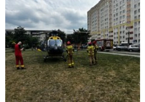 Pięciolatka wypadła z 11. piętra. Matka była pijana