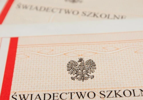 Świadectwo z czerwonym paskiem. Jaką średnią trzeba mieć w 2026 roku?