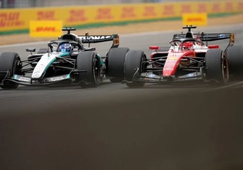 Hamilton prowadzi Ferrari w Monako. McLaren Norrisa stanął, a Perez zakończył trening czerwoną flagą
