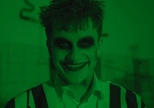 MaKo CEO i VNM w bangerowym „Beetlejuice”: epidemie bielactwa, jak wam wszystkim pisze Białas