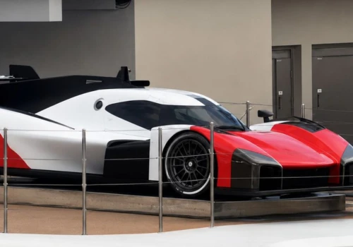 McLaren wraca do Le Mans z rozmachem. MCL-HY na superjachcie