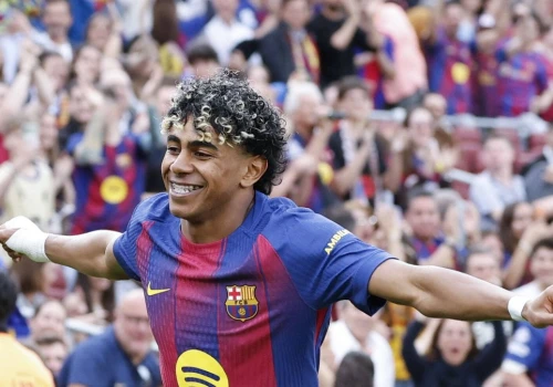 Yamal doceniony. Skrzydłowy Barcelony piłkarzem sezonu La Liga