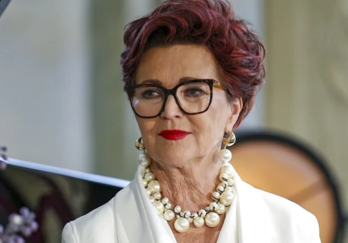 Tak ubiera się Jolanta Kwaśniewska. Letnie stylizacje robią wrażenie