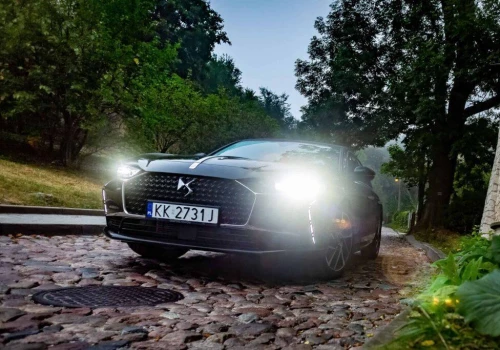 Ponad dwa lata temu odebraliśmy z salonu nowego DS9 Opera 1.6 225 KM. Jak sprawuje się francuska limuzyna?