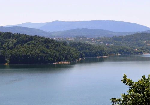 Piękne, ale niedoceniane jezioro. Okolica wręcz zachwyca. Tylko 40 minut od Krakowa