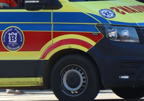 Wypadek na ulicy Stradomskiej. Motocyklista zderzył się z samochodem