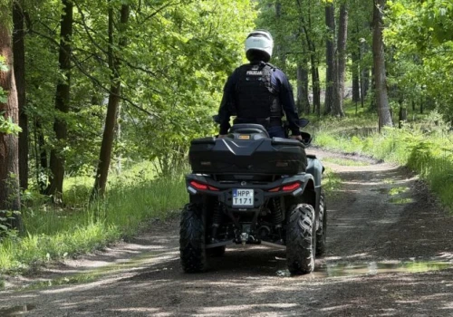 Dotrze tam, gdzie radiowóz nie ma szans. Quad wspiera policjantów z Kalet