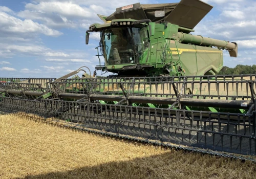 John Deere szykuje nowości w kombajnach. Znamy zmiany dla serii T5/T6, S7 oraz X9