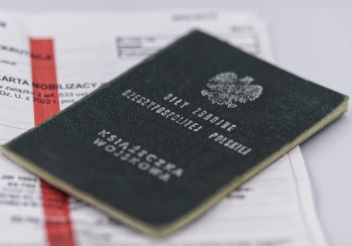 Ta kategoria nie zwalnia ze służby wojskowej. Kluczowy jest jeden zapis