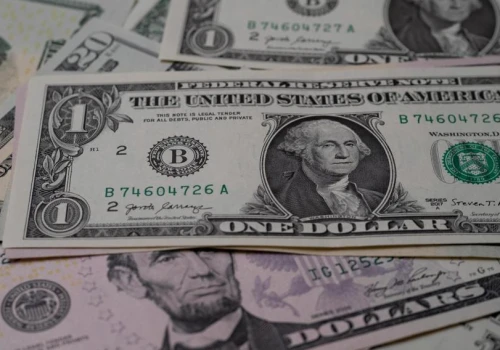 Analitycy: kurs dolara może przekroczyć 3,70 zł. Kurs euro pozostaje stabilny
