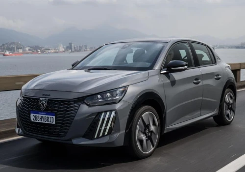 Peugeot 208 do serwisu. Akcja serwisowa śrub wahacza