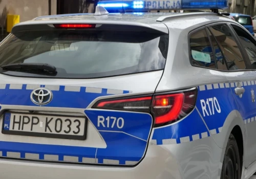 Tunel pod rondem zablokowany. Doszło do zderzenia samochodów osobowych