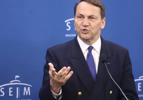 Sikorski przeciw 