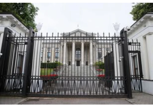 Politycy związani z Braunem na przyjęciu w ambasadzie Rosji