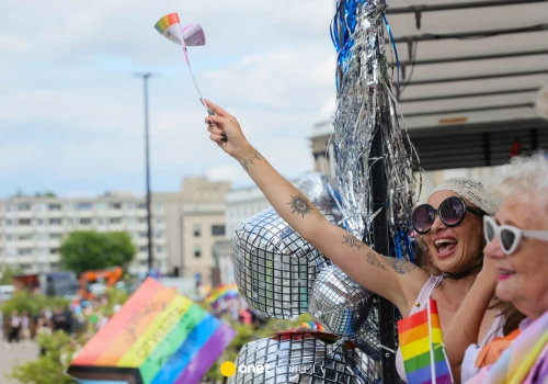 Politycy i celebryci na Paradzie Równości w Warszawie