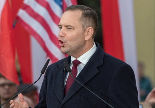 Nawrocki cały na biało w Białym Domu. Impreza 250-lecia w ogródku Trumpa już dziś
