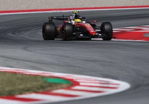 Hamilton wreszcie wygrał dla Ferrari. Rozstrzygnięcie przy VSC